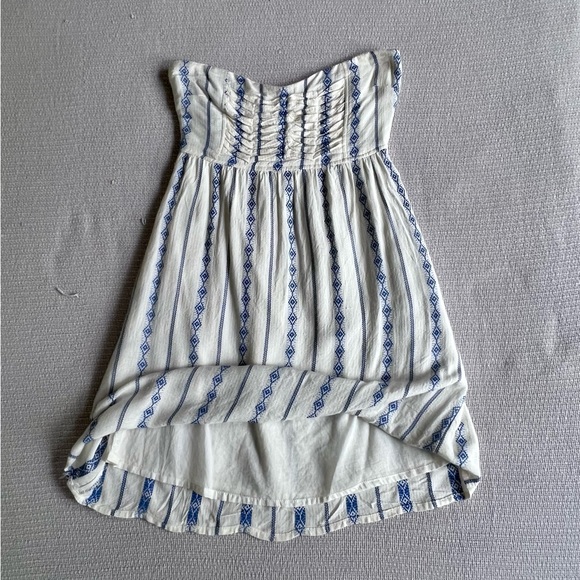 O’Neill strapless dress with no-slip elastic top with full lining. - Picture 3 of 6